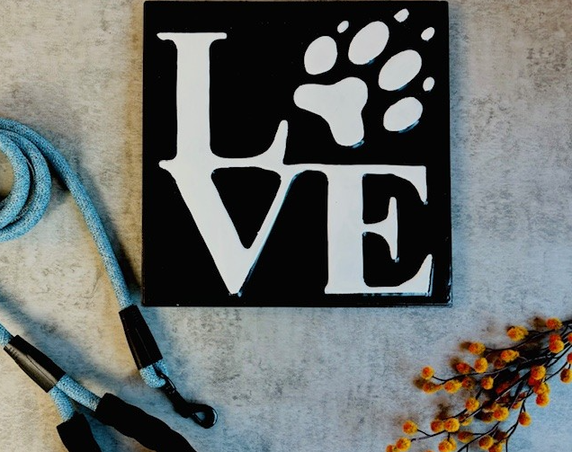 Love Pet Sign – Pet Metal Wall Decor Inspired by the Iconic Philadelphia Love Statue